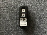 【スマートキー】持っているだけでエンジン始動や、ドアロックの開閉まで出来ちゃう賢く便利なスマートキーを装備!イモビライザーでセキュリティー対策もOK!