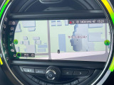 ●純正ナビ:一体感のあるナビは、高級感ある車内を演出してくれます。オーディオ機能も充実しておりますので、運転もより楽しめます♪