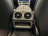 総在庫で600台ほどの取り扱いがございます。弊社デモカー使用の車両やメーカー使用の車両などもご紹介ができます。