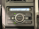 車内空調は&rdquo;AUTOエアコン&rdquo;にお任せ。運転に集中出来ますよ!
