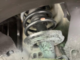 お車を安心してお乗りいただく為には、足回りの定期点検が欠かせません。サービスサポート(有償保証)では無料点検もご提供しており、安心のカーライフをお過ごしいただけるサポート体制が整っています。