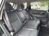防水シートが車内の質感を高めています。