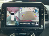 『アラウンドビューモニター』はスムーズな駐車と安全確認をサポートします。