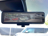 インテリジェント ルームミラーです。車両後方のカメラ映像をミラー面に映し出します。