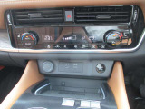 オートエアコンですので、車内を快適な空間に出来ます♪