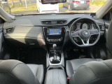 インパネ全体は写真の通りです!広々の運転席!運転席周りのボタンも操作しやすいです!写真で見切れている部分で見たい箇所があればお気軽にお問い合わせください!!