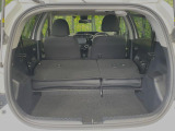 後席を格納すると、これだけの広さが!シーンに合わせたシートアレンジで、大きな荷物も積むことが出来ます♪