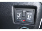 【パワースライドドアスイッチ】運転席から、後部座席の開け閉めが可能なボタンです!ワンプッシュで作動するので、手が塞がっている人などサポートに便利ですね♪