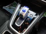 シフトも操作しやすく、快適な運転をサポートしてくれます!!