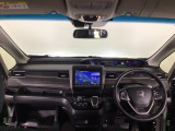 【前方視界】開放的な前方視界!運転がしやすく疲れにくいです♪窓が大きく、見通しがとっても良いおクルマですよ♪