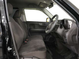 見通しのよいすっきりとした視界で、誰でも運転しやすいです。運転のしやすさは疲れにくさにも繋がりますよ♪