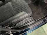 痛みの出やすい運転席シートの角、フロアマット、座面、ともに良好です