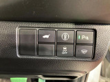 【パワーバックドア】スマートキーや運転席のボタンを押すだけでリアゲートが自動で開閉します!荷物を持っている時や、高い位置にあるバックドアを閉める際に便利な機能です♪