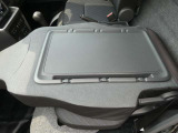 シートバックテーブル♪作業やタブレット置きにも出来ます♪