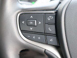 『1台』のお車に対して、3名体制で日々議論を重ね仕入れを行っております。