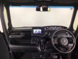 【前方視界】開放的な前方視界!運転がしやすく疲れにくいです♪窓が大きく、見通しがとっても良いおクルマですよ♪