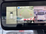 【アラウンドビューモニター】専用のカメラにより、上から見下ろしたような視点で360度クルマの周囲を確認することができます☆縦列駐車や幅寄せ時に活躍してくれます♪