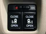 【両側パワースライドドア】両側がパワースライドドアになっており、運転席のスイッチやスマートキーでも開閉が可能です!開口部も広いので乗り降りも楽々♪