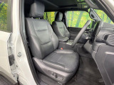 運転席シート廻りは使用感も少なく、良好な状態となっています。丁寧に使われていたことがよくわかりますね。