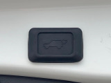 【パワーバックドア】スマートキーや運転席のボタンを押すだけでリアゲートが自動で開閉します!荷物を持っている時や、高い位置にあるバックドアを閉める際に便利な機能です♪