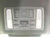 【パワーバックドア】スマートキーや運転席のボタンを押すだけでリアゲートが自動で開閉します!荷物を持っている時や、高い位置にあるバックドアを閉める際に便利な機能です♪