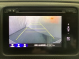 バックでの車庫入れも安心です!リアカメラが付いているバックモニター付のナビを装備しております。操作線もついており距離感も画面から確認できます。