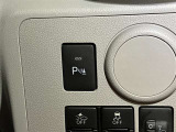 【クリアランスソナー】駐車、発進の低速走行時に障害物への接近を検知し、ブザーとディスプレイ表示でお知らせします。