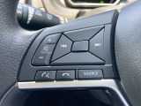 手元でナビの音量調整等が出来るのでナビの操作によるわき見運転を防止することが出来ます。