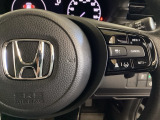 ハンドルにHondaセンシング系のクルーズコントロールやレーンキープアシストなどのスイッチが装備されています。ハンドルから手を離さず安全に操作できます。