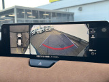 【360&deg;ビューモニター】専用のカメラにより、上から見下ろしたような視点で360度クルマの周囲を確認することができます☆死角部分も確認しやすく、狭い場所での切り返しや駐車もスムーズに行えます。