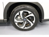 225/55R18のタイヤサイズです。