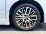 気になるお車がありましたら右の電話番号から直接お店にお問い合わせください。支払方法から車両情報、状態までなんでもご説明させて頂きます。スタッフ一同ご連絡お待ちしております。