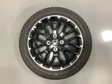 当社にてデモ走行時に装着していたワンシーズン使用の中古スタットレスタイヤ+ホイール4本セットを用意致しました。(2025年製、タイヤ+ホイールは現状渡し、保証対象外です)
