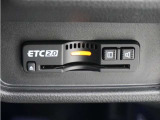 ◆ETC2.0◆進化したドライブ体験。料金収受システムだけだったETCが生まれ変わって、高速道路を賢く使うETC2.0に進化しました。多彩な情報サービスが便利で快適なドライブ体験を提供します。