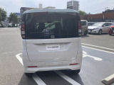 プライバシ-ガラスが装備されています。外を見るときは気にならずに、後方車両から車内が見えにくい設計です。