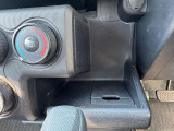 納車前整備は提携工場にて行い、納車時整備記録簿を発行いたします。基本交換消耗品については整備欄をご参照ください。