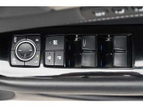 スイッチ一つで窓を開け閉めできるパワーウィンドウスイッチです。