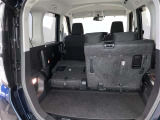 シートを倒せば荷室のスペースが広くなります!用途に合わせて快適な室内空間を!