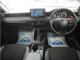 とても握りやすいステアリング!運転手の気持ちがそのまま伝わるかのような反応をしてくれます!小物入れや各ボタンの配置にこだわり、とても使いやすいです !視認性も良好なのでロングドライブもお任せ下さい!