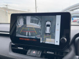 【パノラミックビューモニター】専用のカメラにより、上から見下ろしたような視点で360度クルマの周囲を確認することができます☆死角部分も確認しやすく、狭い場所での切り返しや駐車もスムーズに行えます。