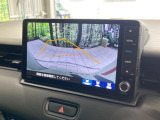 【バックカメラ】駐車時に後方がリアルタイム映像で確認できます。大型商業施設や立体駐車場での駐車時や、夜間のバック時に大活躍!運転スキルに関わらず、今や必須となった装備のひとつです!