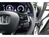 Hondaセンシングの機能のひとつ、アダプティブクルーズコントロール付!アクセルから足を離しても設定したスピードと前車との車間を保ち走行してくれます!車線維持もアシスト☆高速道路で疲労軽減ですね☆
