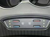シートベンチレーション付きです。シートと密着部分の空気を換気して蒸れを防いでくれるので、暑い時期も快適に過ごせます♪一度使ったら手放せません!