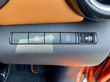 運転席の右側に各種スイッチがまとめられています。