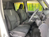 運転席シート廻りは使用感も少なく、良好な状態となっています。前オーナー様が丁寧に使っていたことがよくわかりますね。