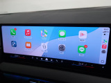 【アップルカープレイ】iPhoneがBMW車両とワイヤレスで接続されます。Apple CarPlayでは、オーディオストリーミングやメッセージングアプリがディスプレイに表示されます。