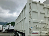 助手席側支柱にサビがあります。