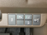 ハンドルの右側にはヘッドライトレベライザーとHondaセンシング用のメインスイッチがついています。ヘッドライトレベライザーは道路状況や積荷の加重に応じてライトの高さを調節できます。