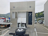 プロテクターにレバーブロック掛け付きの物入れが付いています。