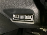 ハンドルの左下にETCがついています。高速道路の料金所の通過も楽々です。 カードの取り出しもしやすい場所についています。